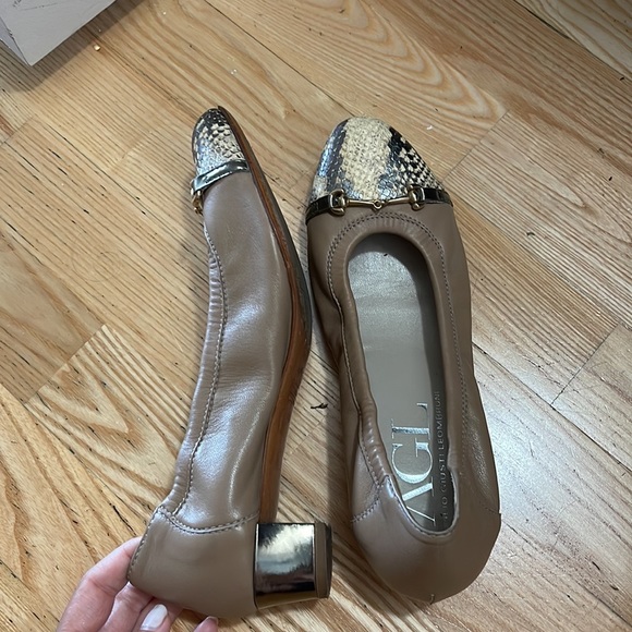 AGL tan heel - Picture 3 of 4